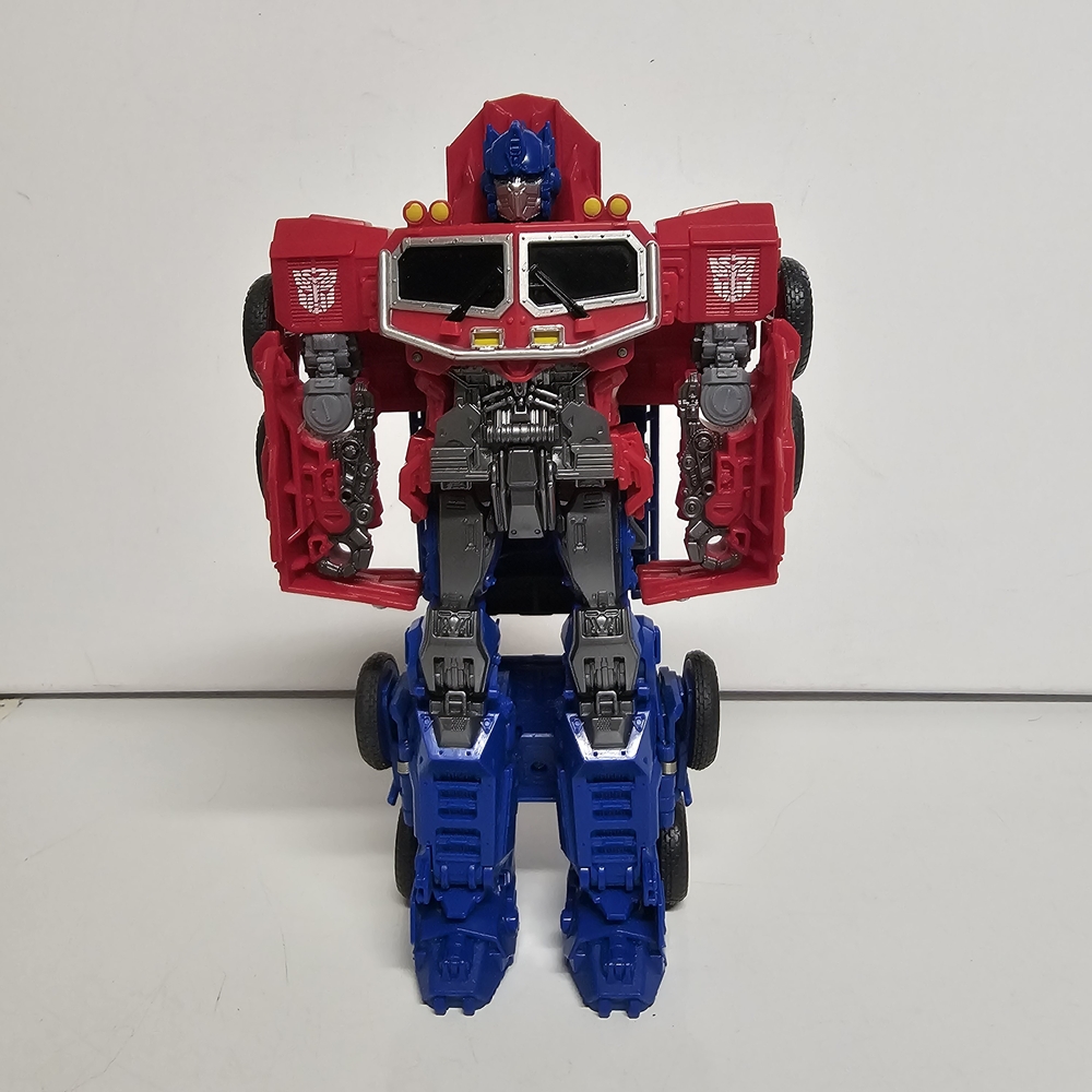 Transformers Optimus Prime Action Figure – 2022 Hasbro Takara Tomy V-2976B